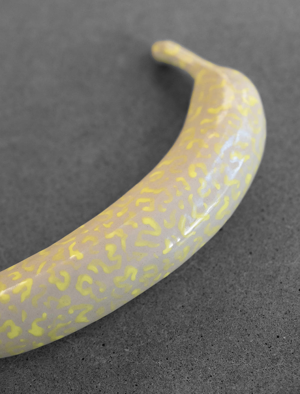 CERAMIC BANANA - Small-spotted yellow