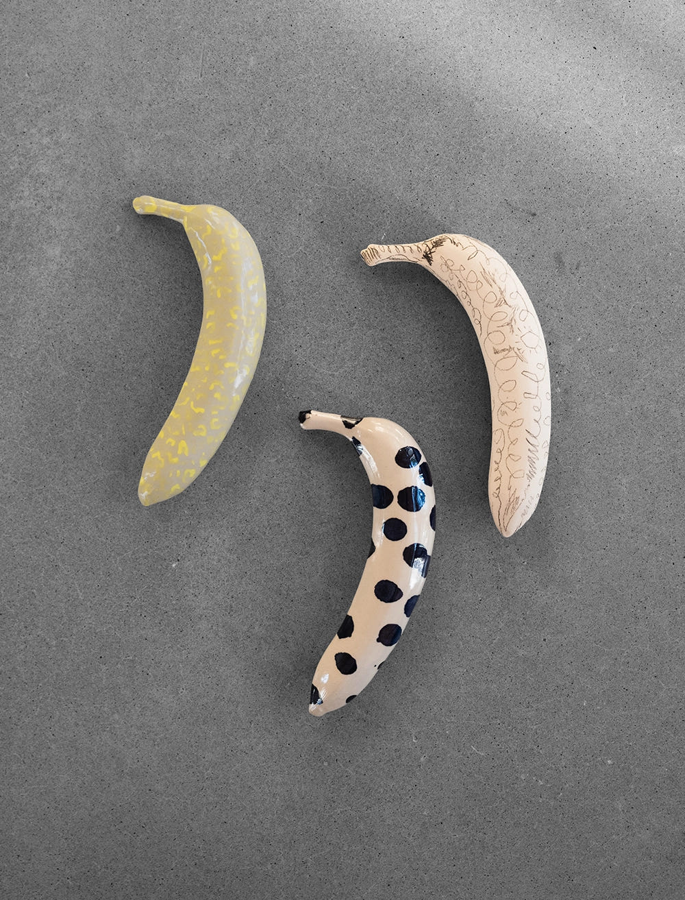 KERAMIK BANANE - Dots Dunkelblau