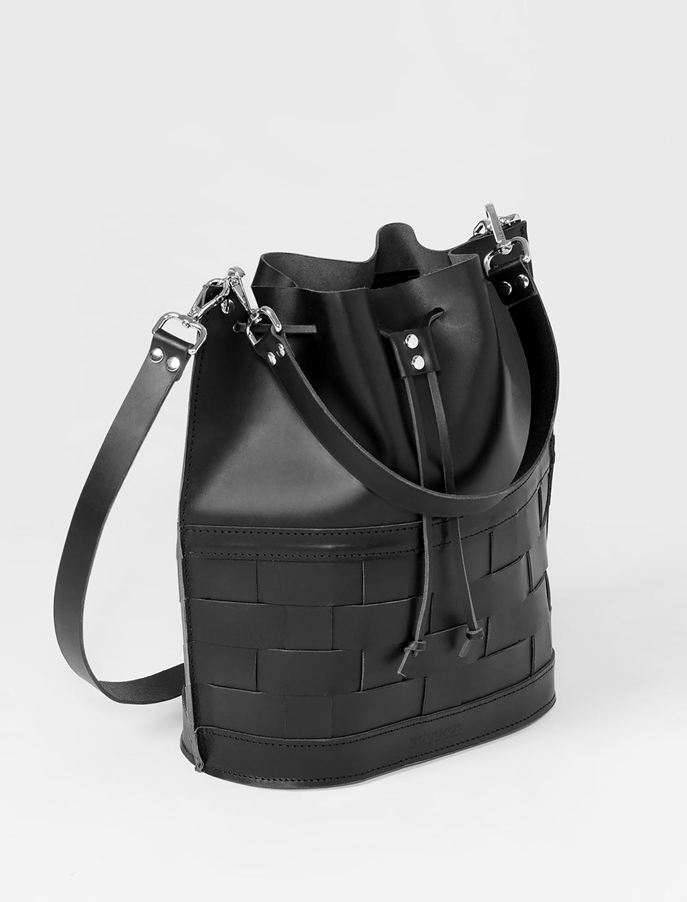 NÄVER BUCKET BAG - Black