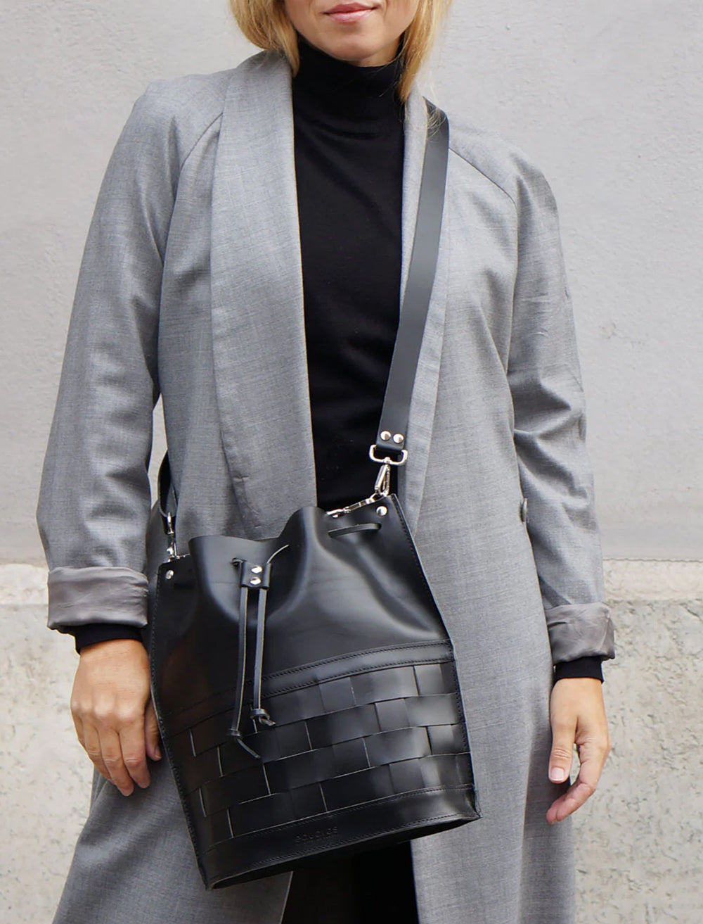 NÄVER BUCKET BAG - Black