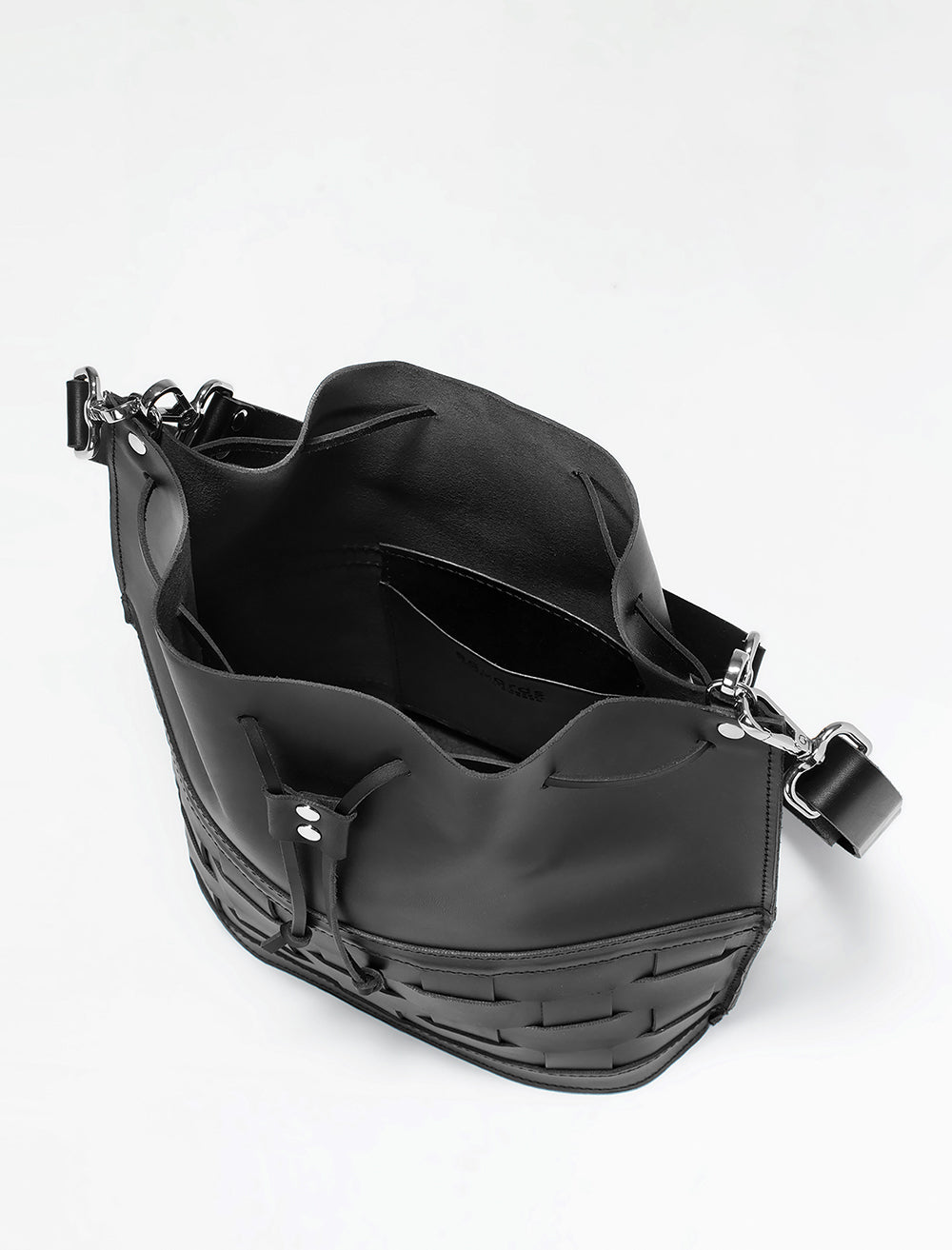 NÄVER BUCKET BAG - Black