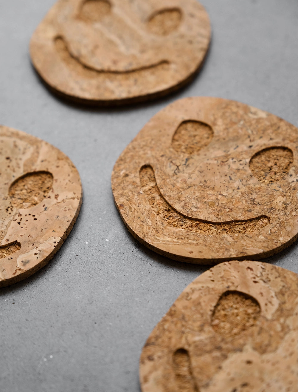 GLASUNTERSETZER KORK, SMILEY HAPPY 4-P