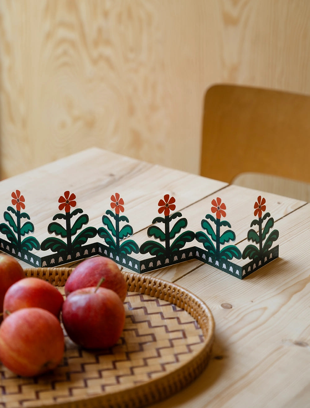 TRADITION FOLDED PAPER FRIEZE