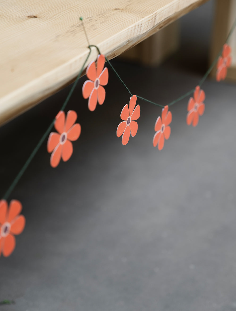 TRADITION PAPER GARLAND