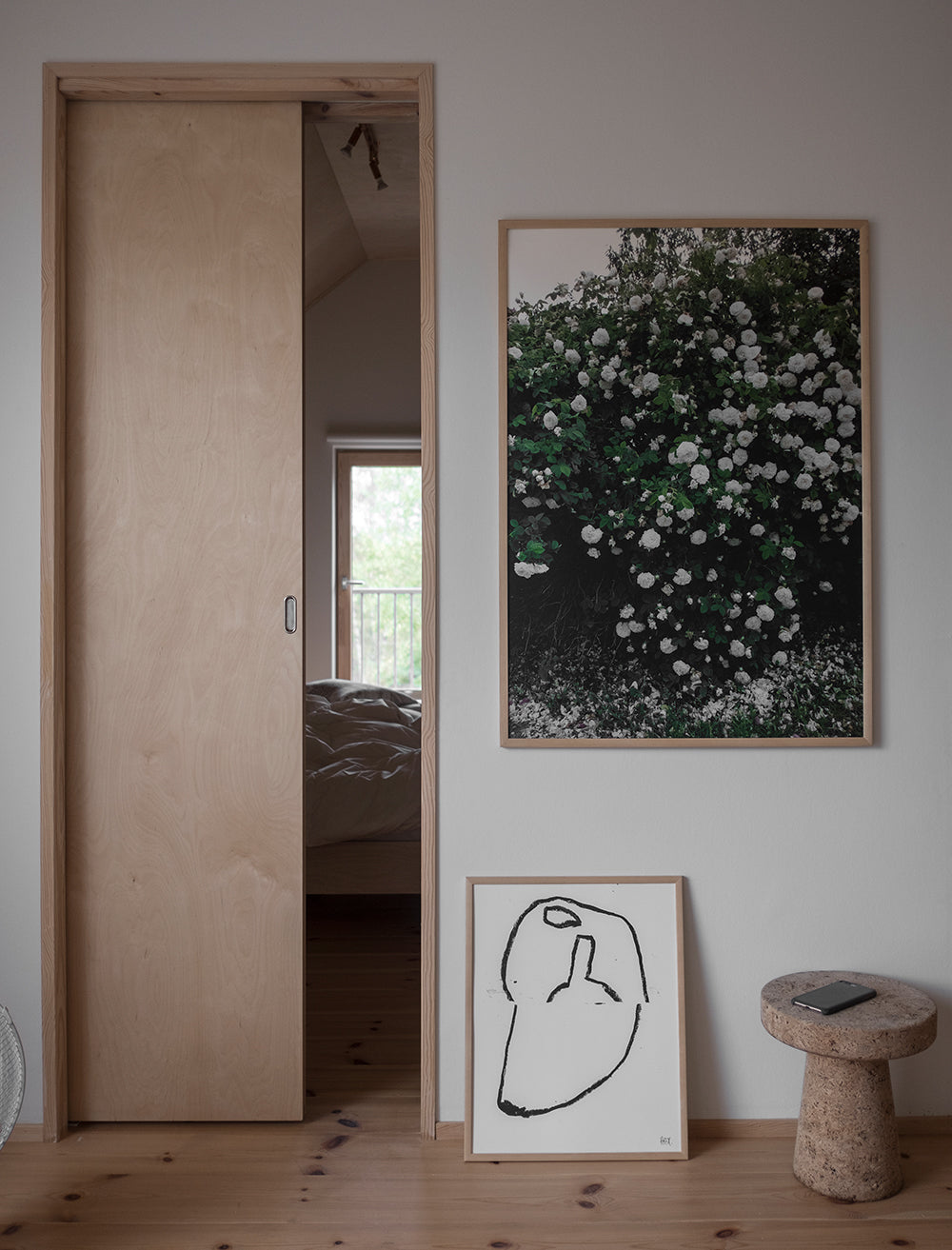 WHITE ROSES POSTER - 40×50 cm