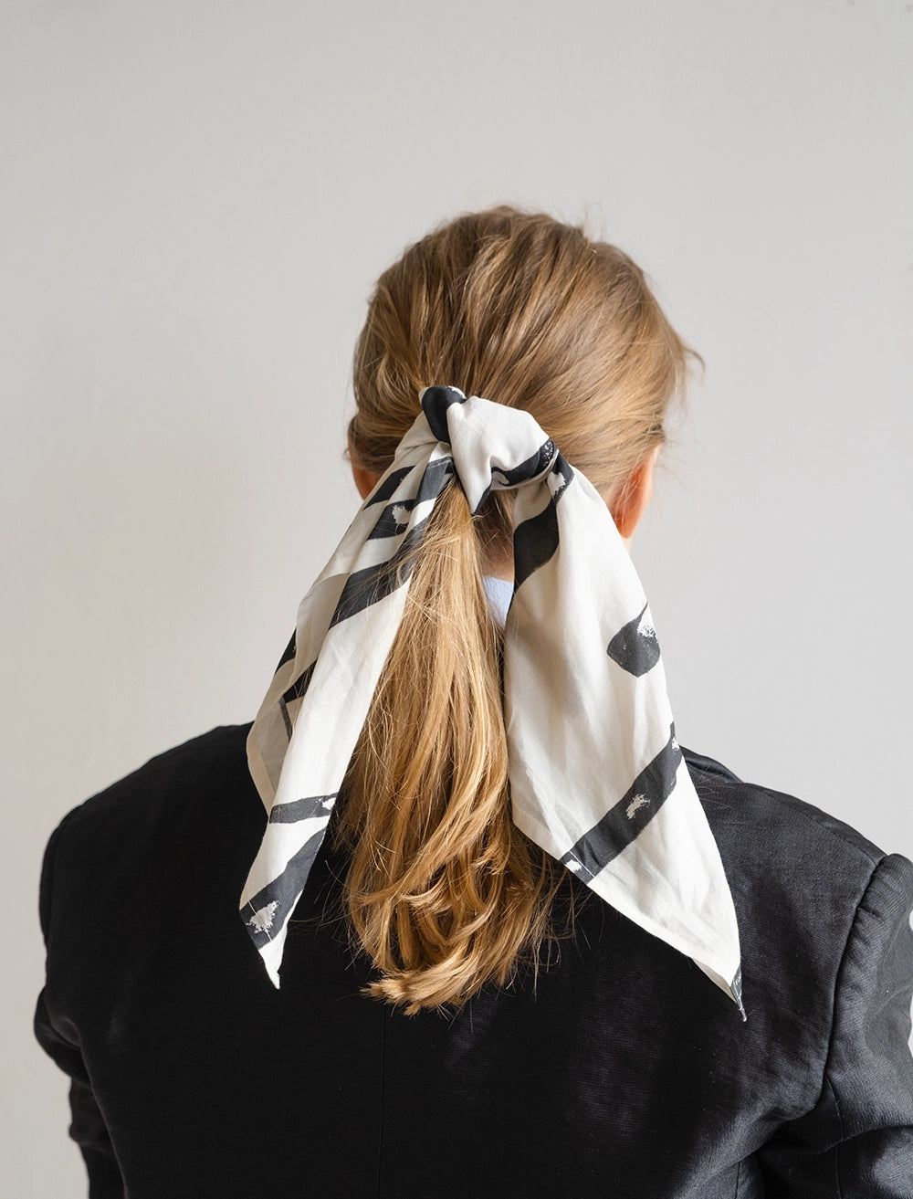 BJÖRK SCARF, VIT/SVART