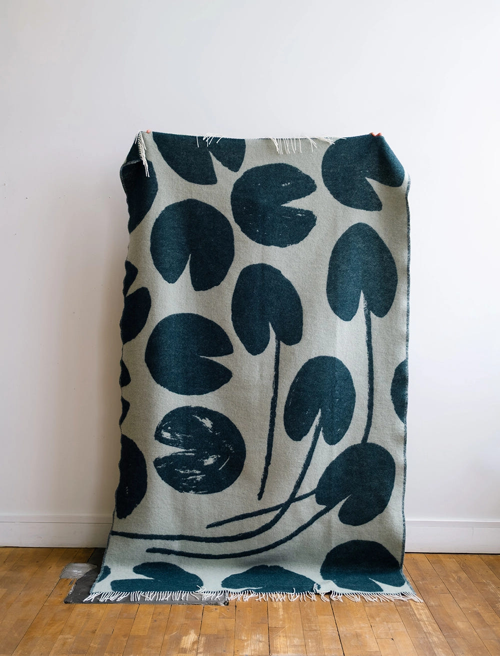 WATER LILIES WOOL HALF BEDSPREAD, GREEN