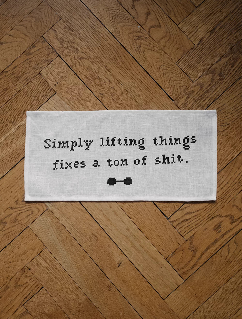 SIMPLY LIFTING WALL HANGING