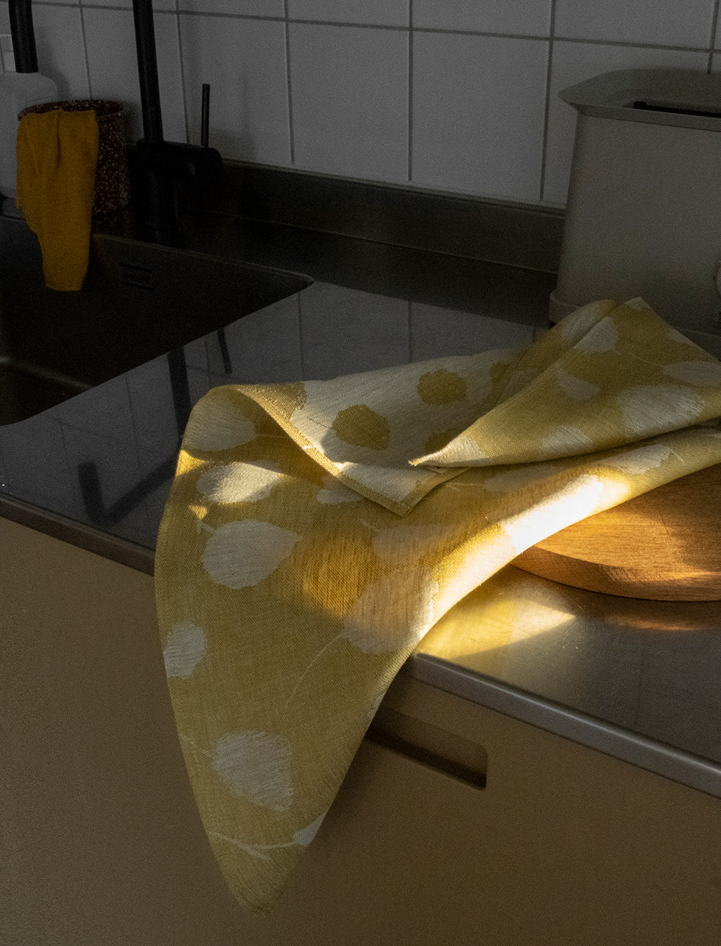 BOUQUET LINEN TEA TOWEL, YELLOW