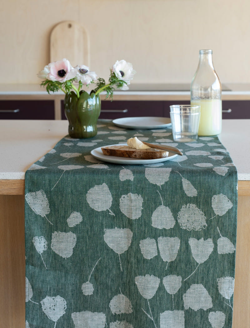 BOUQUET LINEN TABLE RUNNER, GREEN