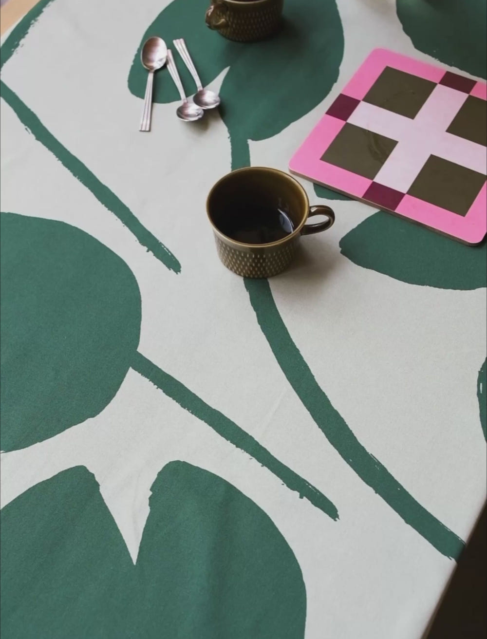 WATER LILIES TABLECLOTH, GREEN - 145x145 CM