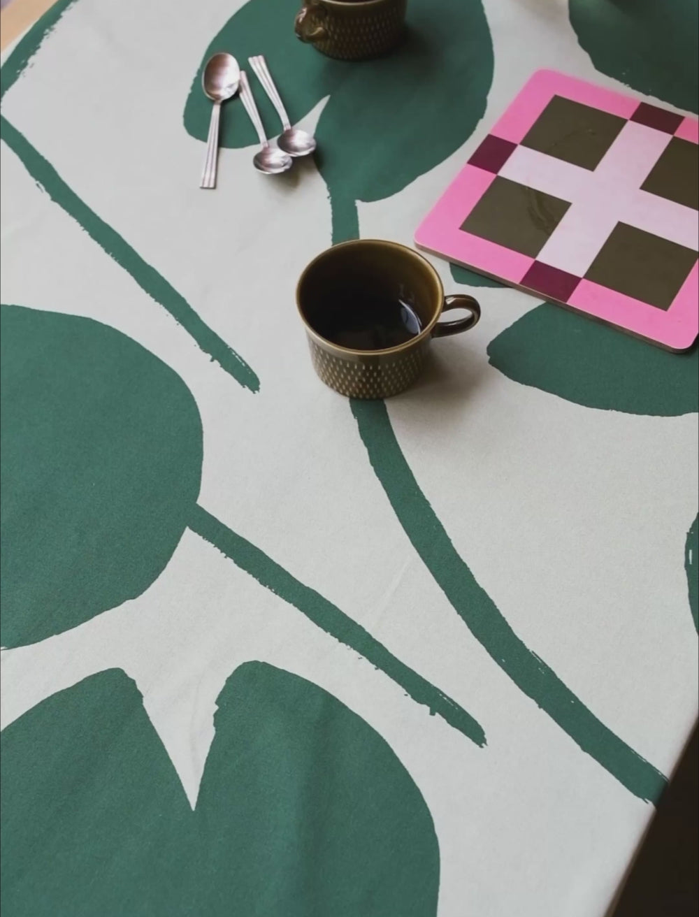 WATER LILIES TABLECLOTH, GREEN - 145x145 CM