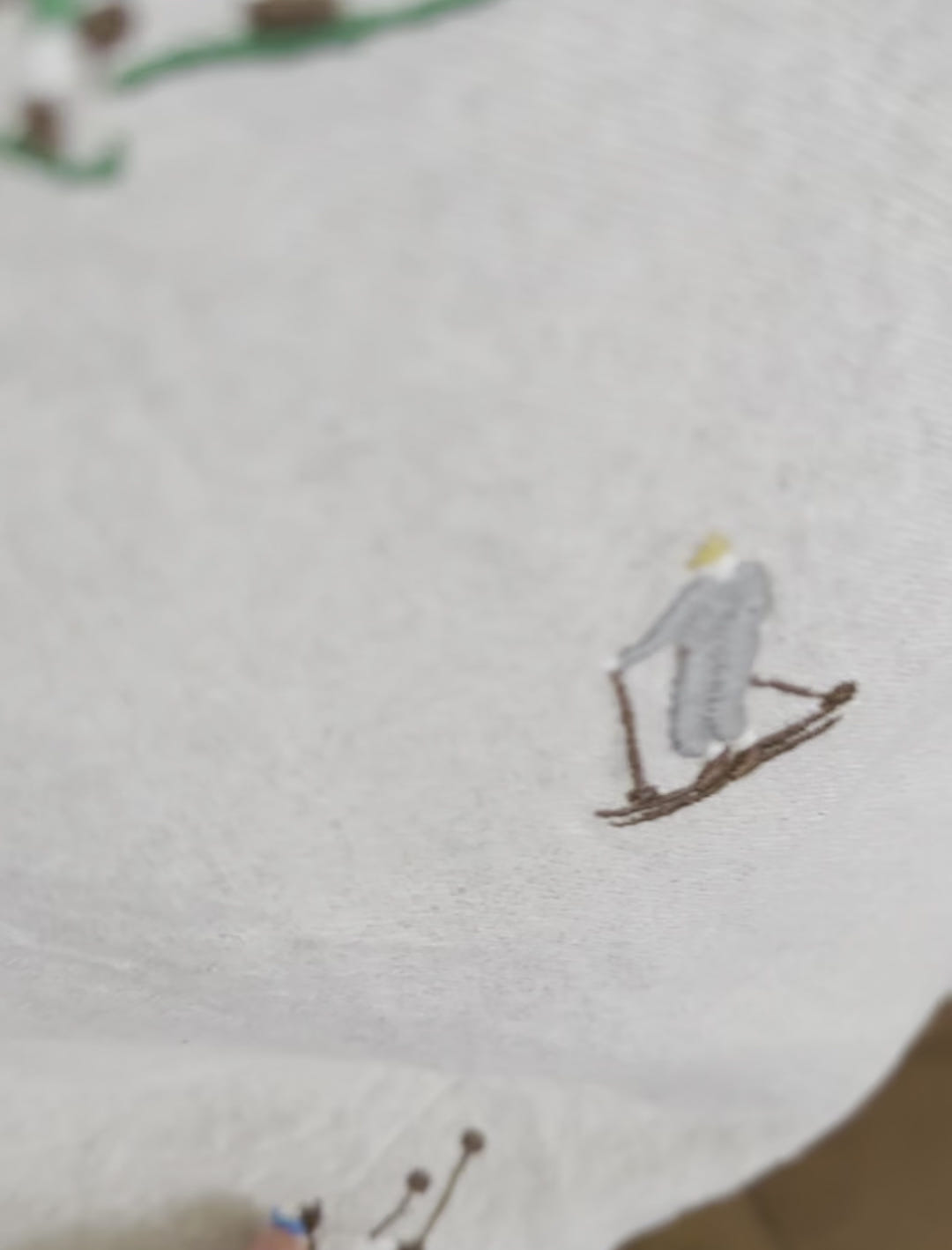 SKIERS EMBROIDERED TABLECLOTH