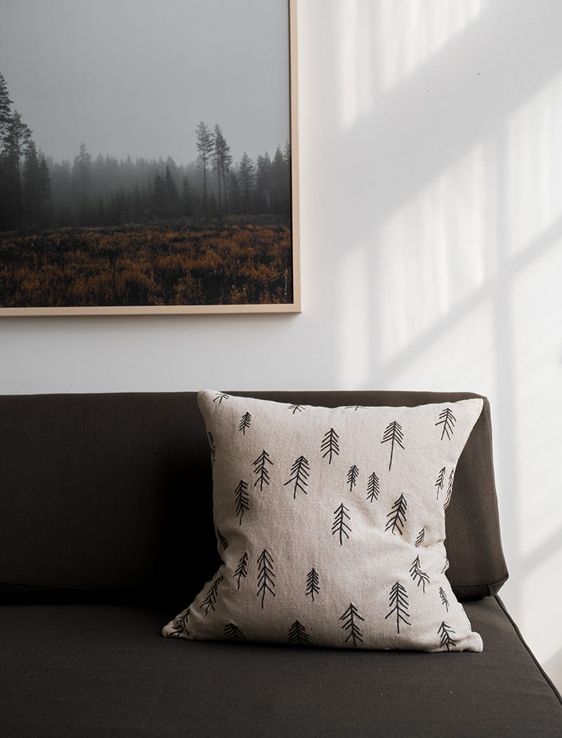 TALL EMBROIDERED CUSHION COVER